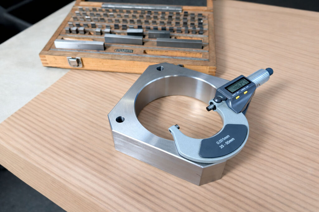 bespoke CNC milling and bespoke CNC turning